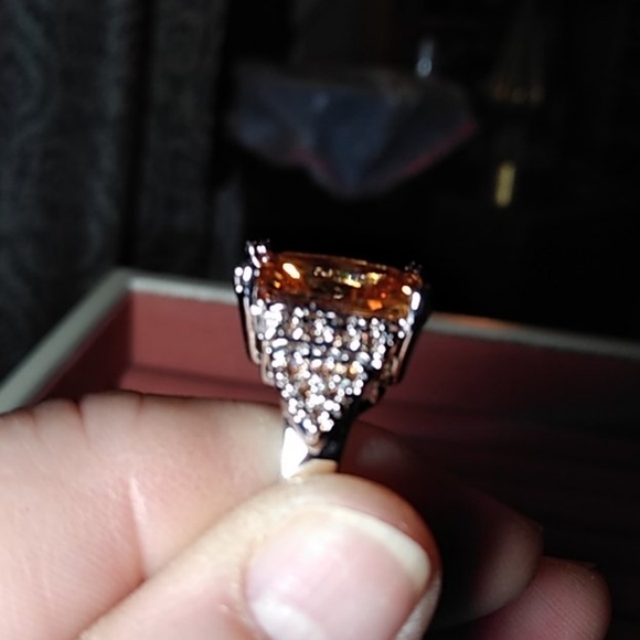 Ring - Picture 3 of 5